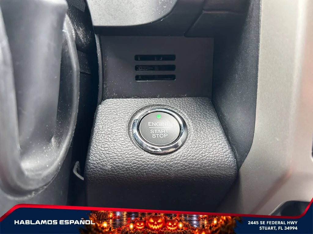 Used 2019  Ford XL image 28