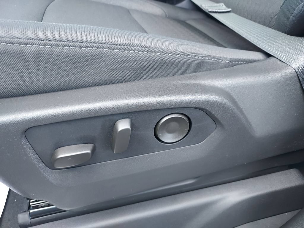 New 2026 Summit White GMC Elevation image 18