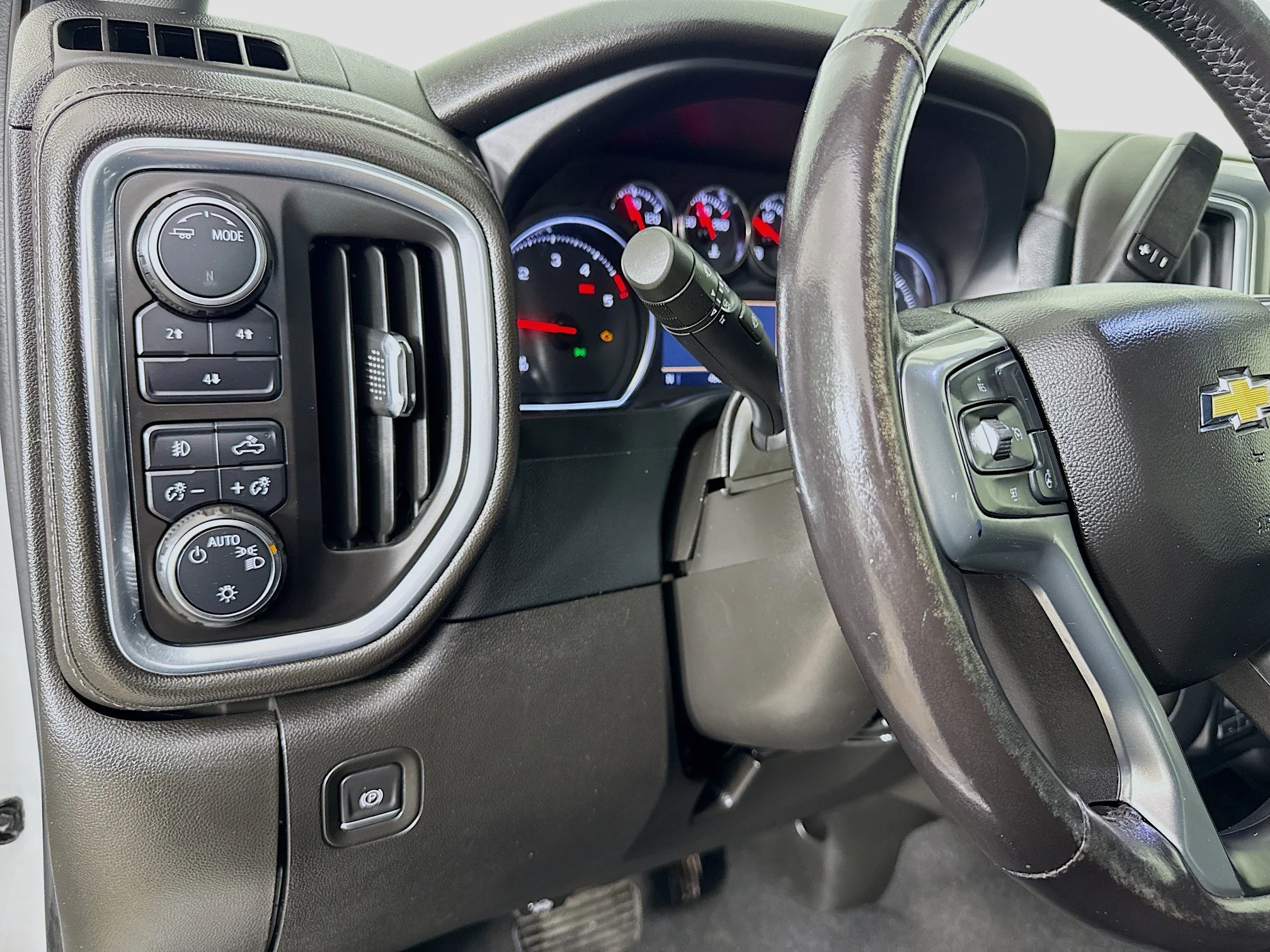 Used 2022 Summit White Chevrolet LT image 12