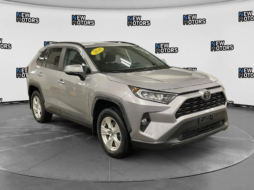 Used 2020 Silver Sky Metallic Toyota XLE image 7
