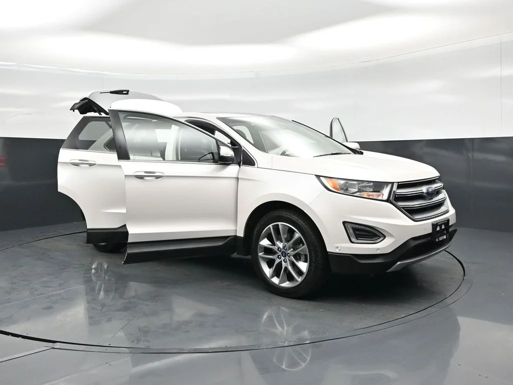 Used 2018 White Ford Titanium image 32