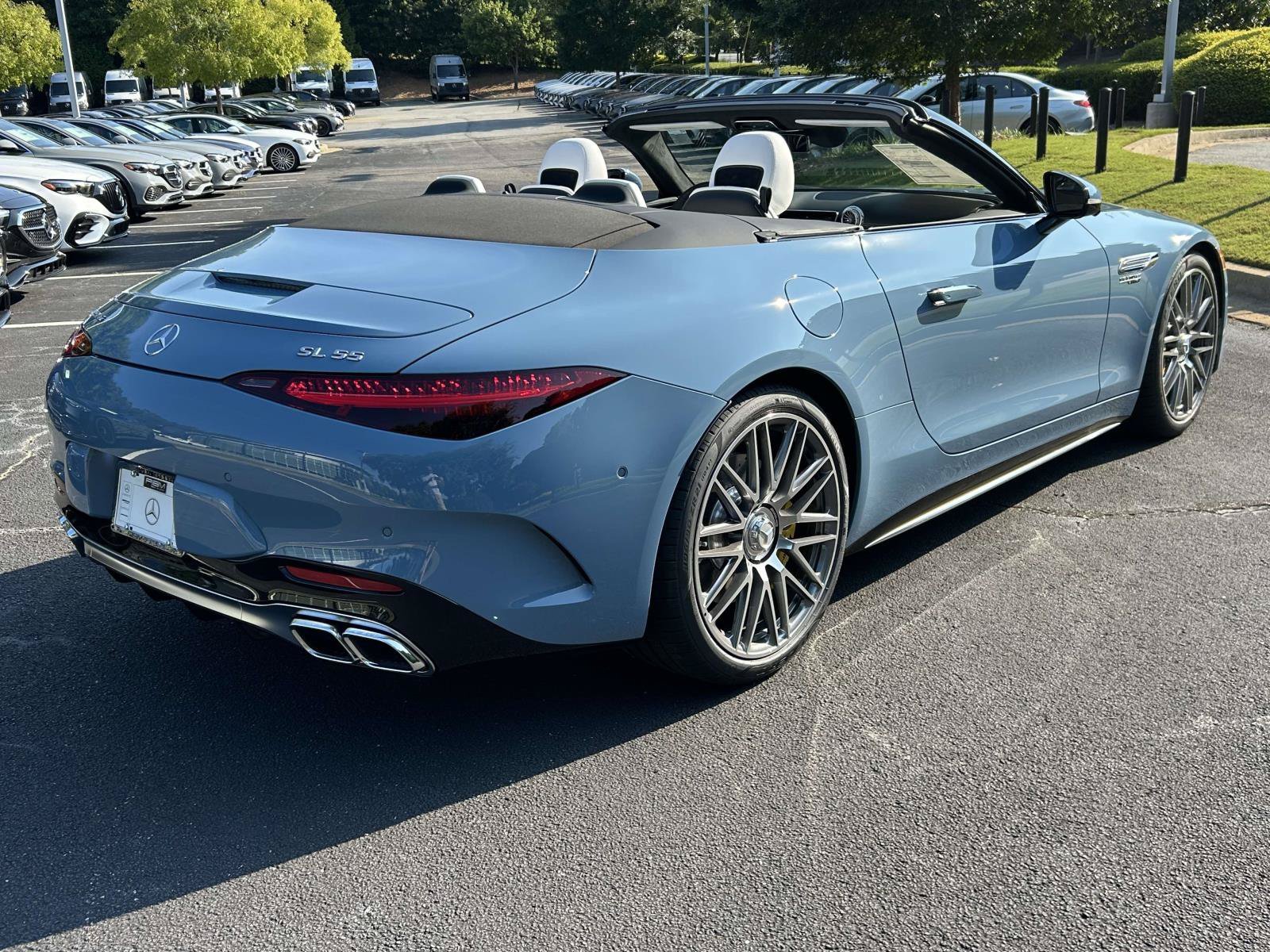 New 2027 MANUFAKTUR China Blue Solid Mercedes-Benz AMG® SL 55 Roadster image 11