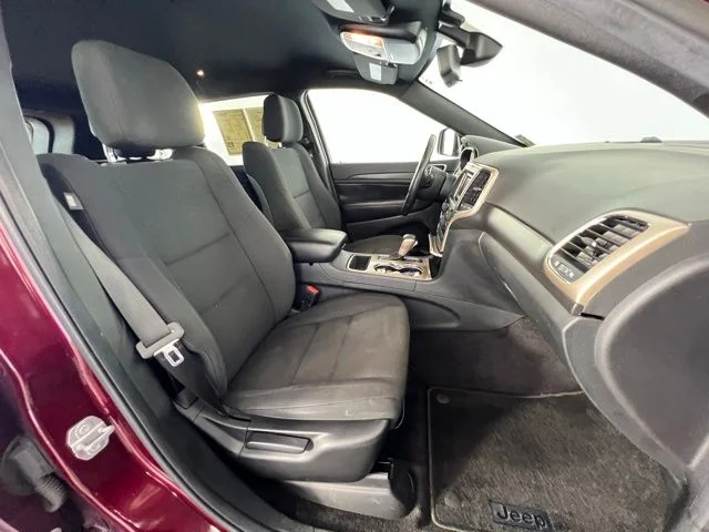 Used 2016 Red Jeep Laredo image 39
