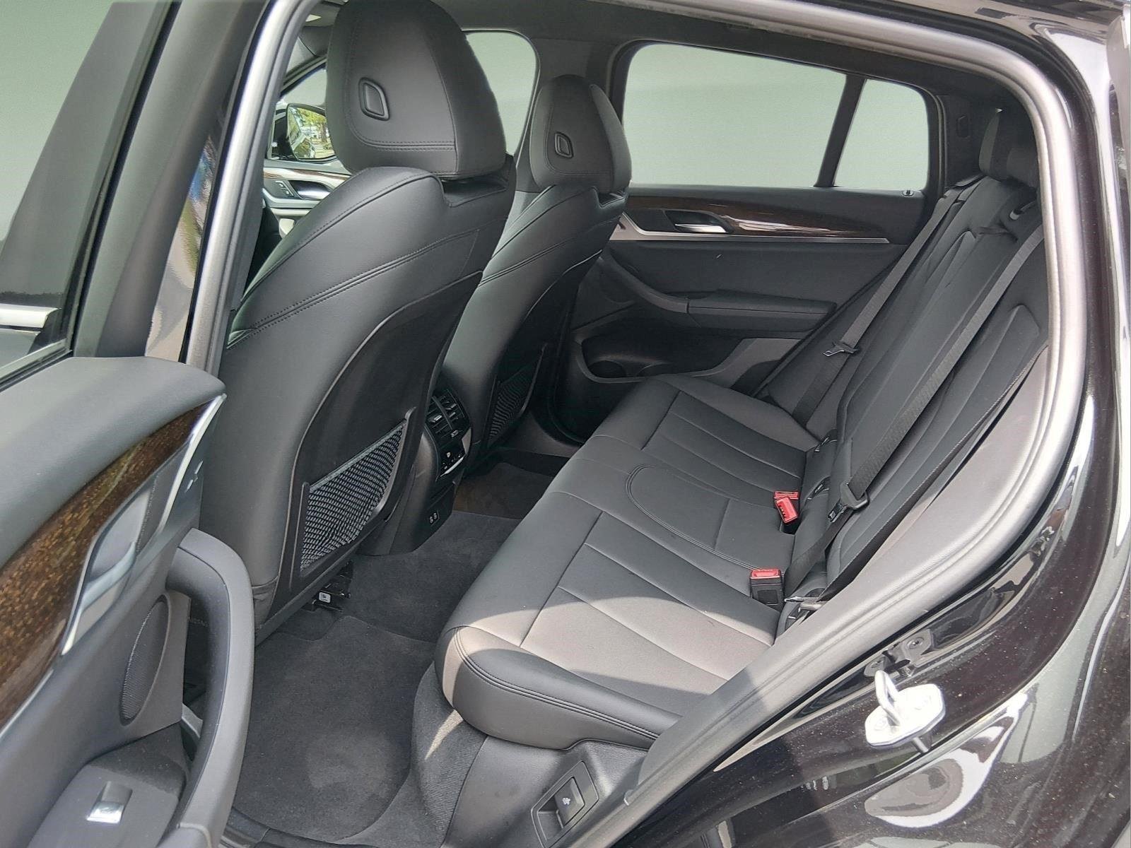Used 2021 Black Sapphire Metallic BMW xDrive30i image 12