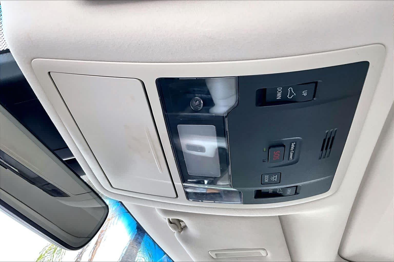Used 2019 Eminent White Pearl Lexus Premium image 32