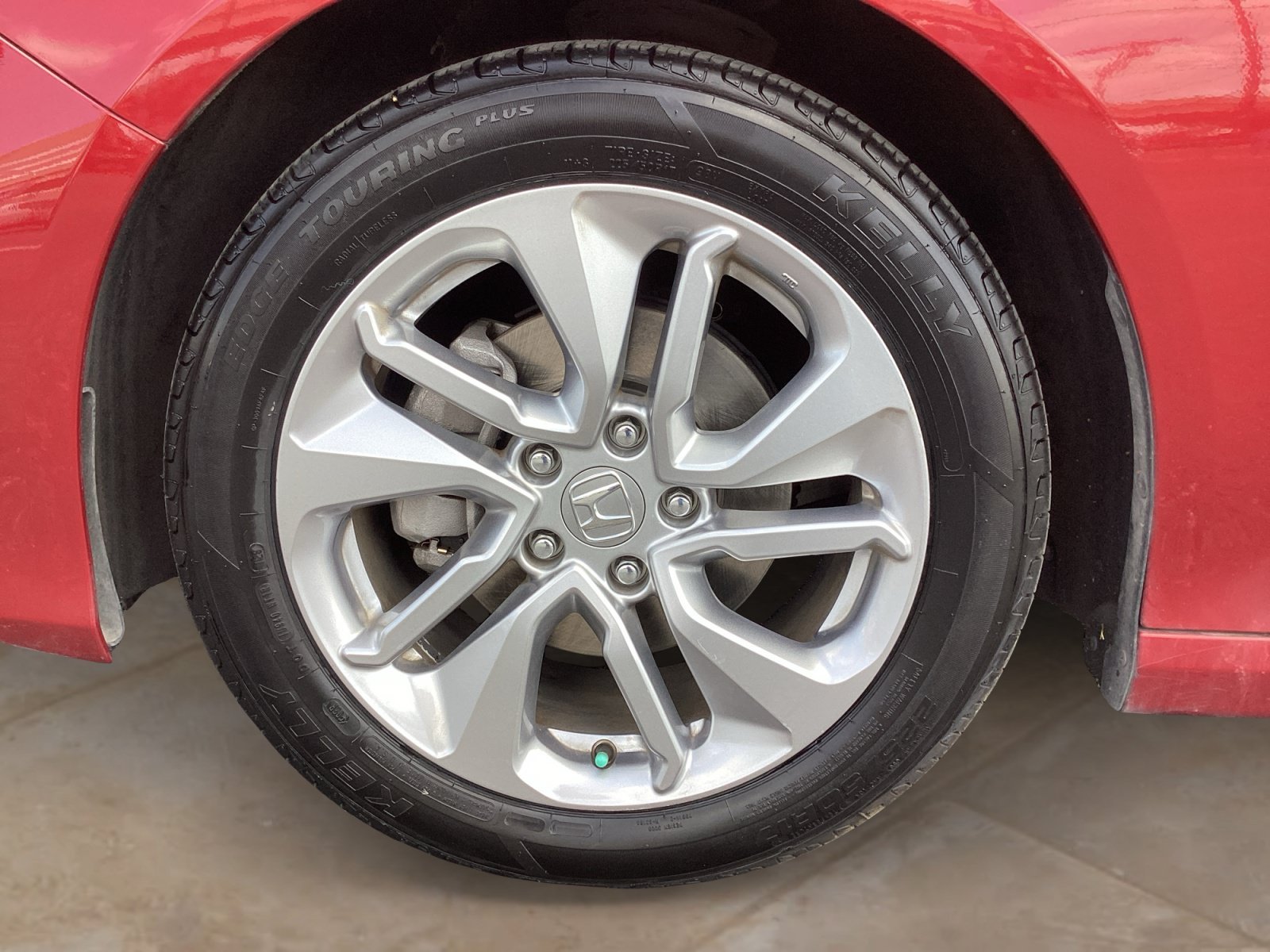 Used 2018 Red Honda LX image 26