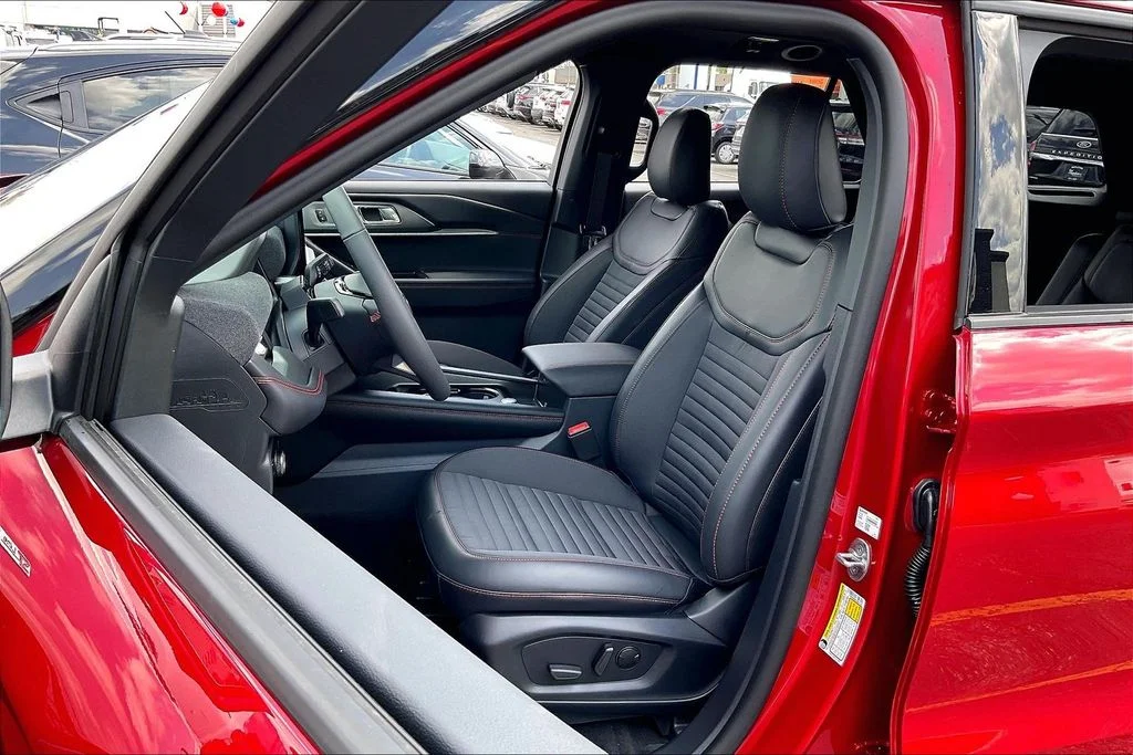 New 2026 Rapid Red Metallic Tinted Clearcoat Ford ST-Line image 11