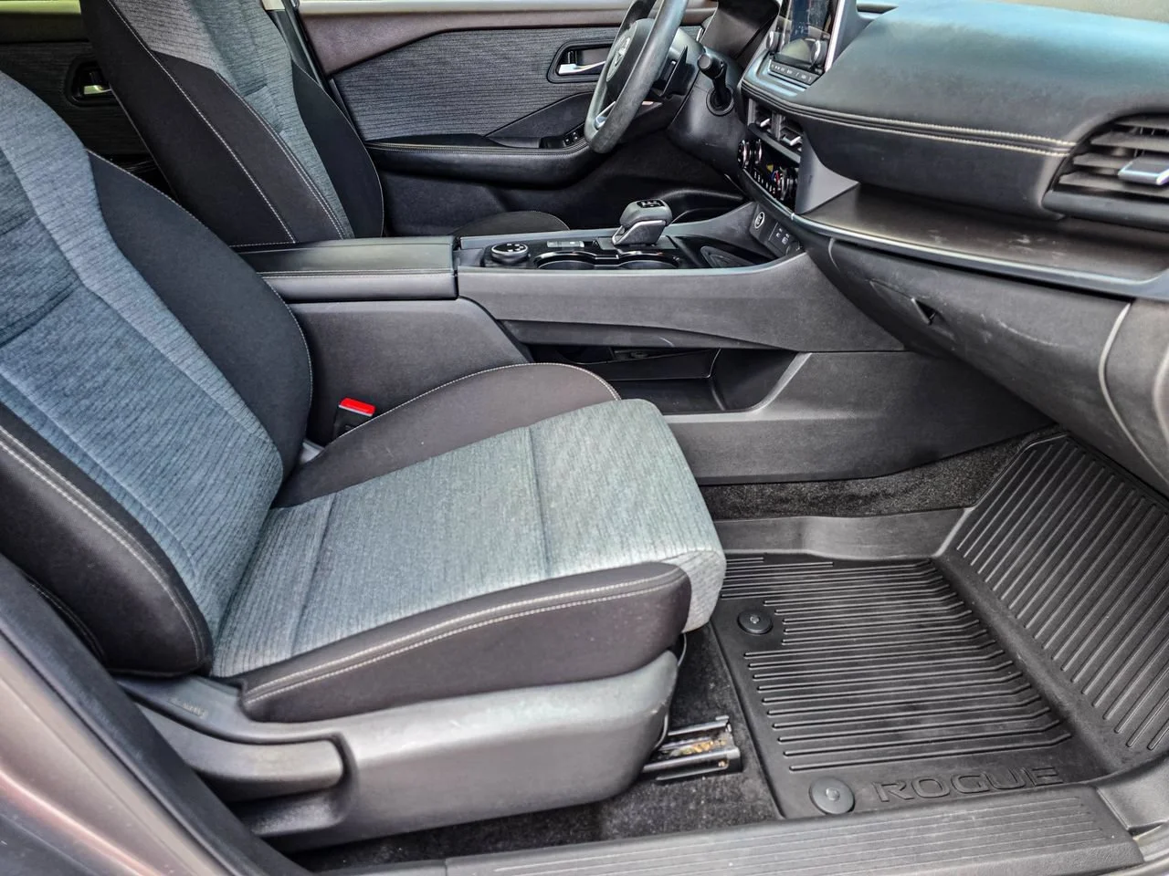 Used 2023 Gray Nissan SV Intelligent AWD image 37