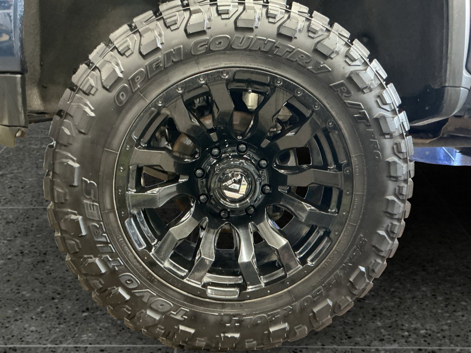 Used 2021 Blue Chevrolet High Country image 14