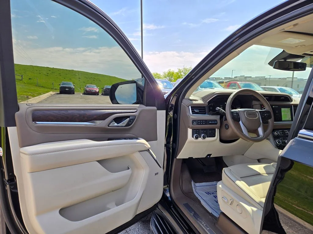 Used 2023 Black GMC Denali image 14