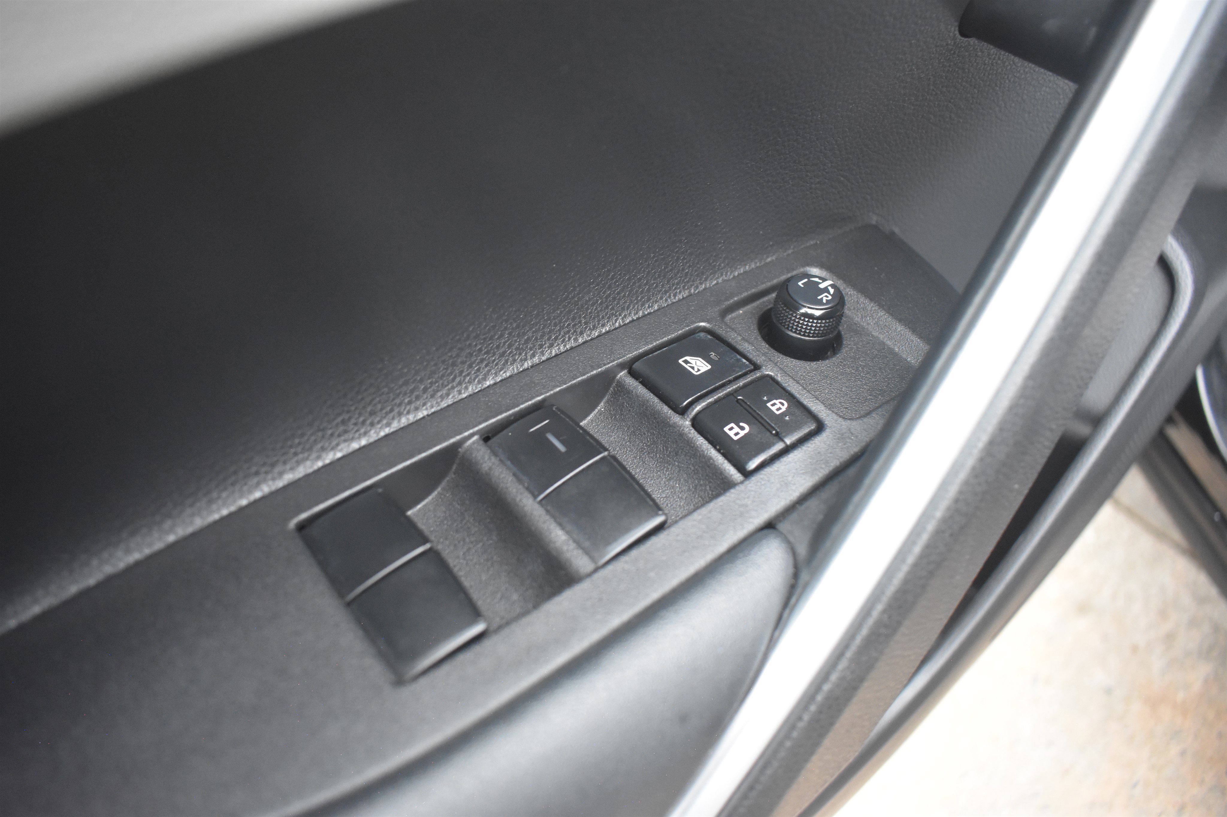 2022 Toyota Corolla Cross LE - Photo 13