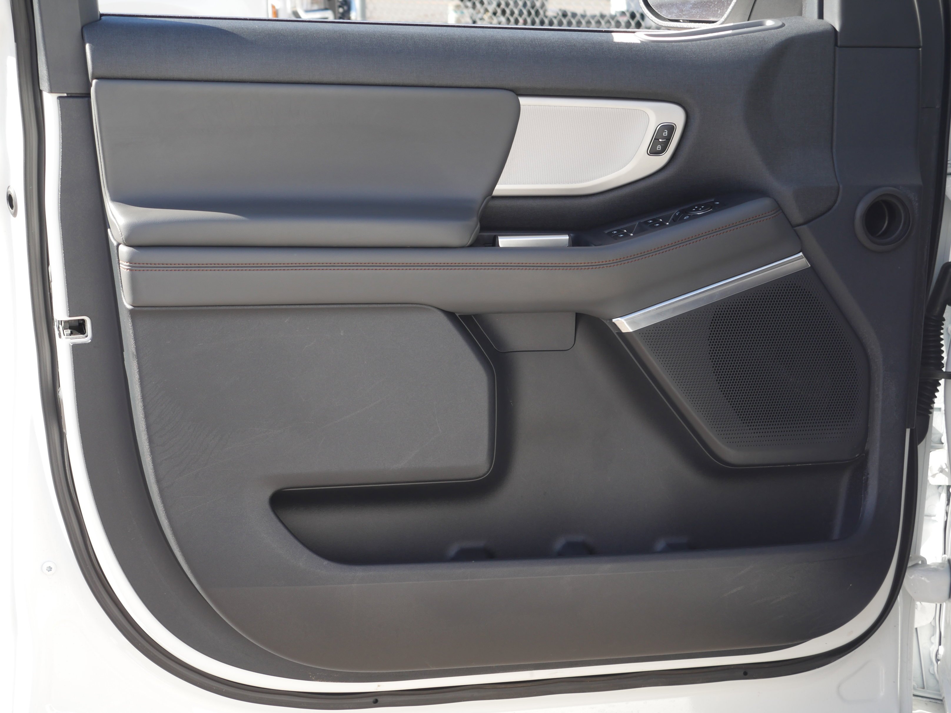 Certified Used 2025 Star White Ford Active image 36