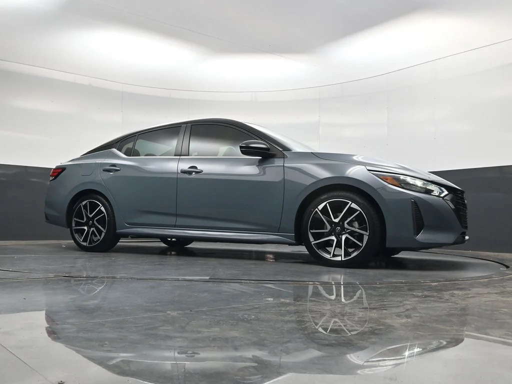 Used 2025 Gray Nissan SR image 44