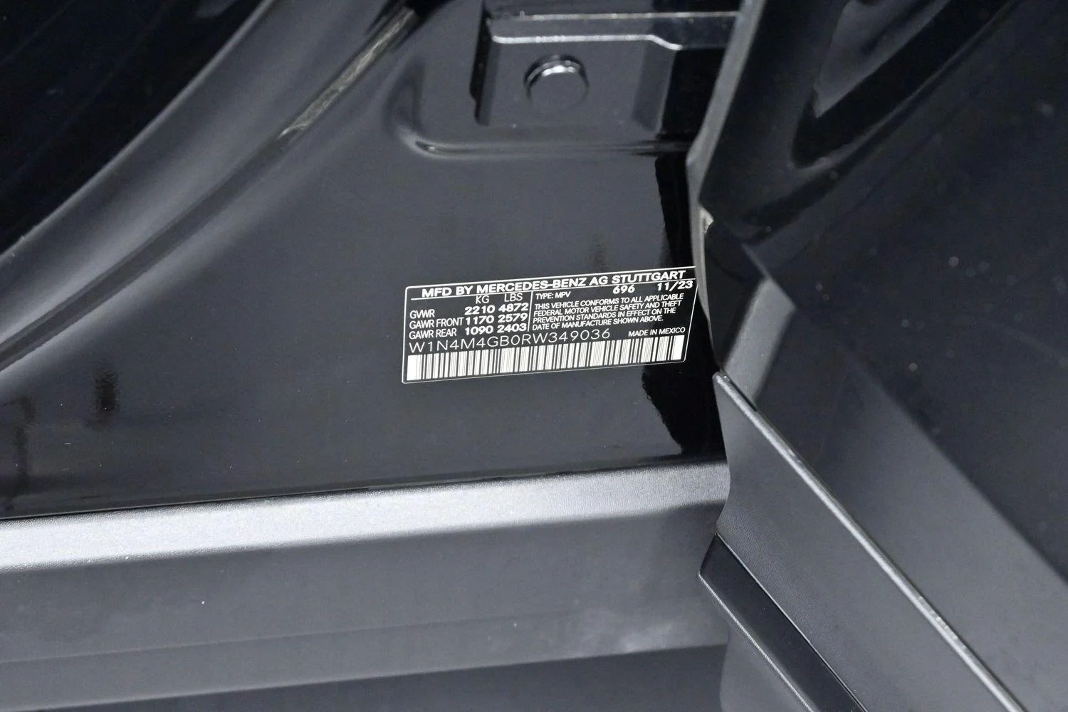 Used 2024 Black Mercedes-Benz GLB 250 image 36