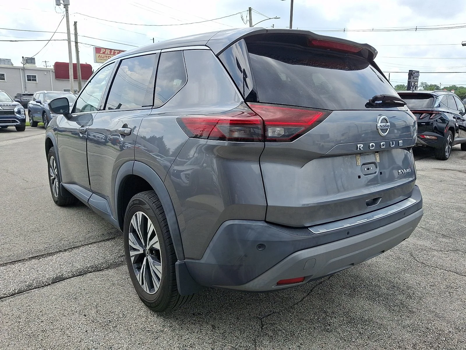 Used 2021 Gray Nissan SV image 5