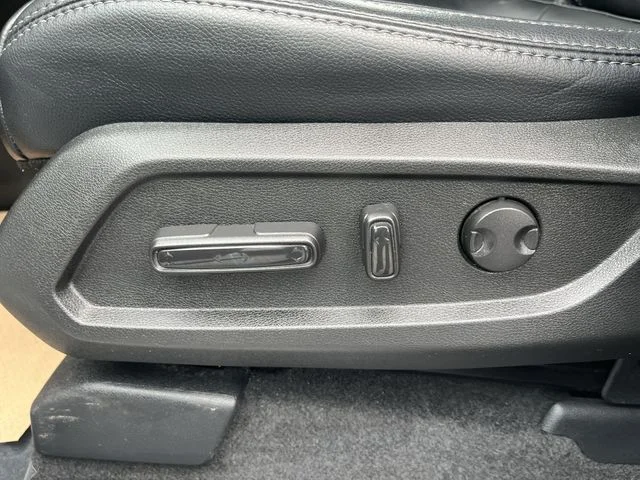 Used 2025  Honda Touring image 16