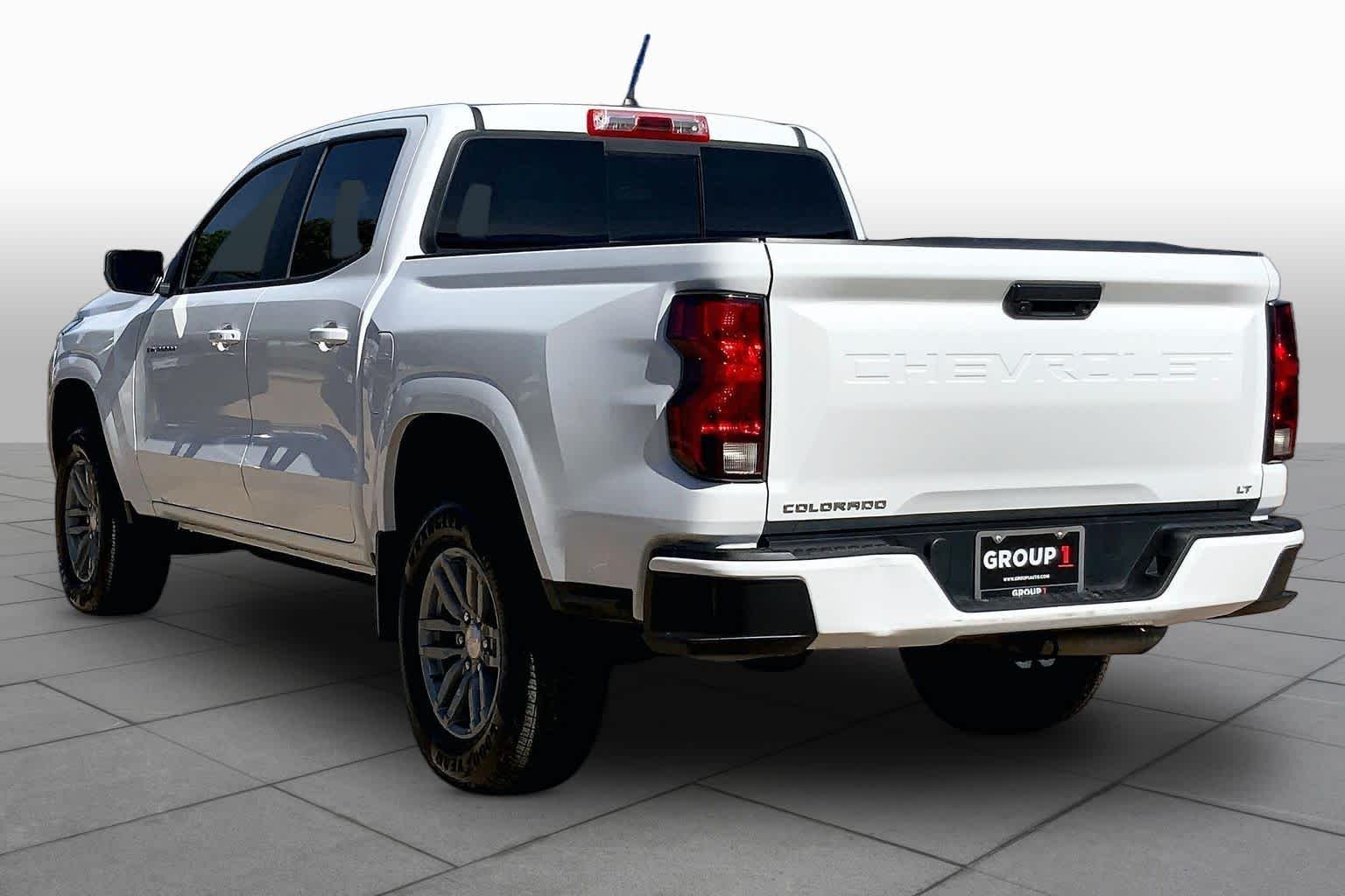 Used 2024 Summit White Chevrolet 2WD LT image 12