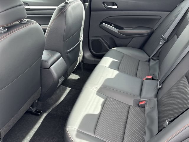 2025 Nissan Altima SR - Photo 14