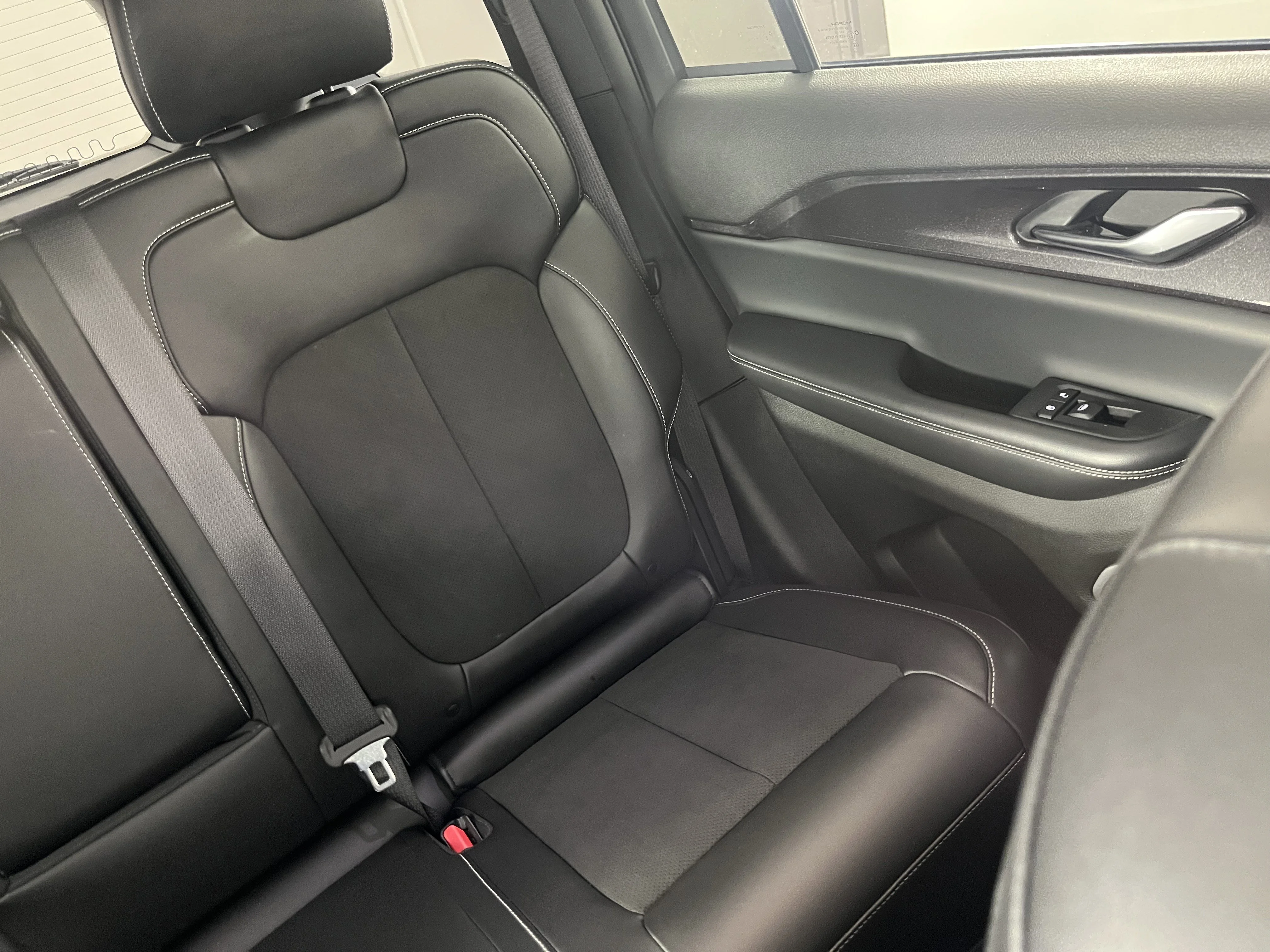 Used 2022 Bright White Clearcoat Jeep Altitude image 24