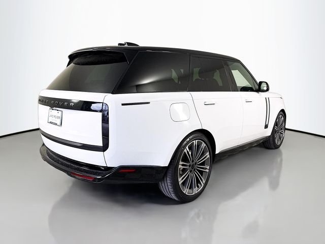 New 2026 Fuji White Land Rover SE image 5