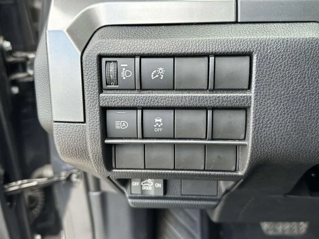 Used 2025  Toyota SR5 image 26