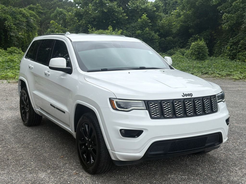 Used 2021 White Jeep Laredo X image 17