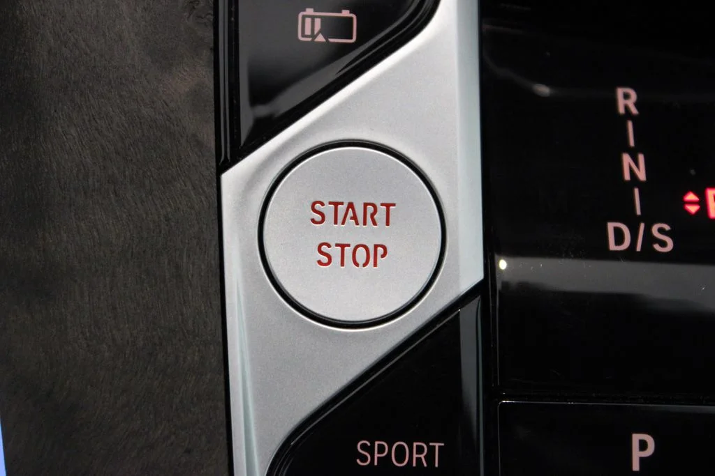 Used 2025 Gray BMW xDrive50e image 25
