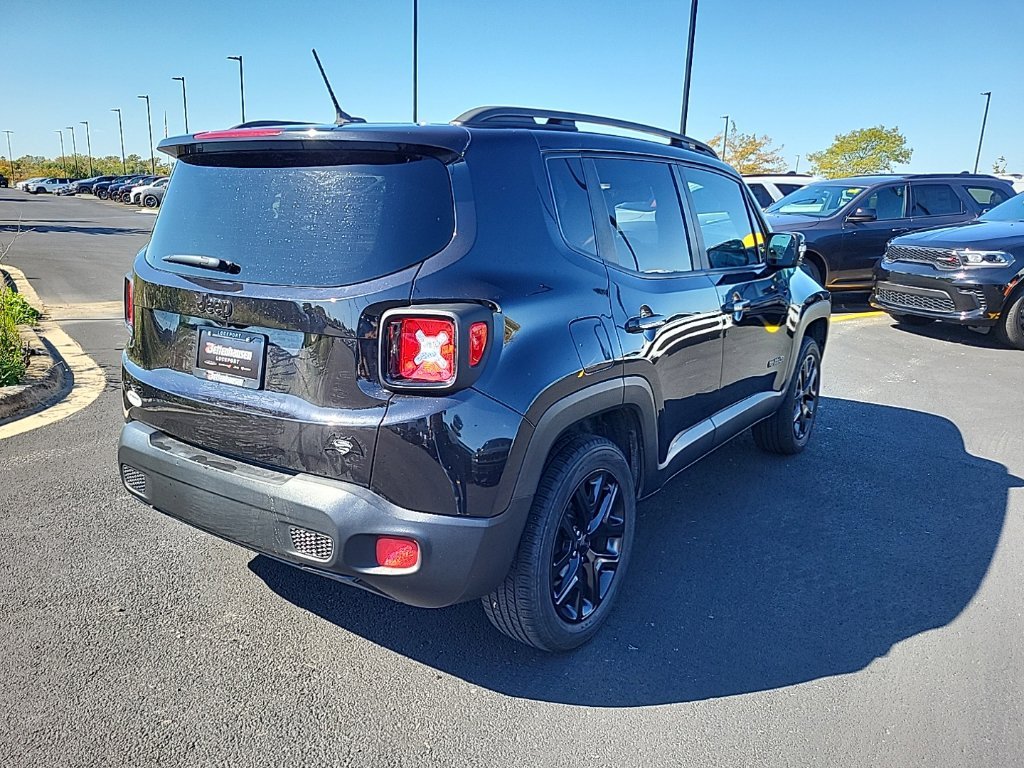 Used 2016 Black Jeep Latitude image 5