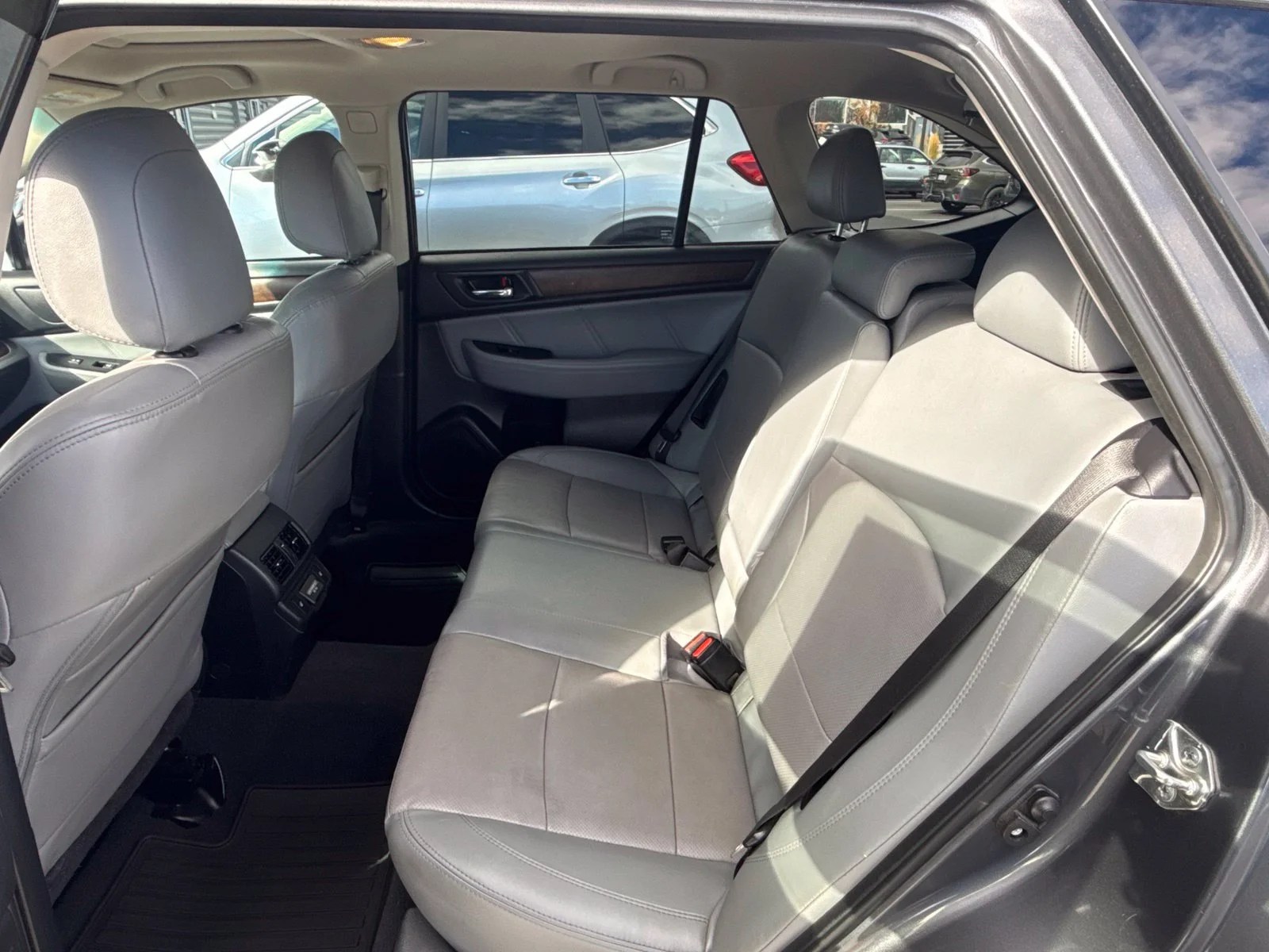 Used 2018 Gray Metallic Subaru 2.5i image 16