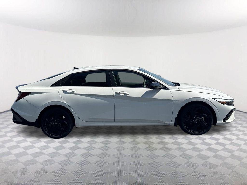 New 2026 White Hyundai SEL Sport Premium image 3