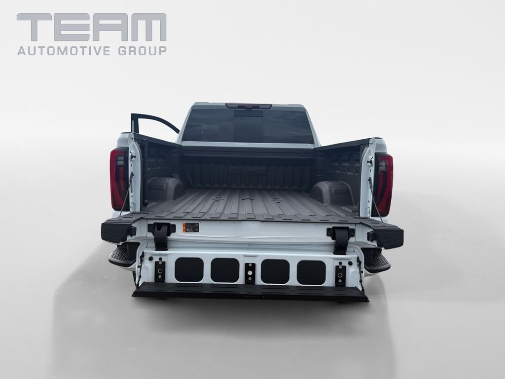Used 2025 White GMC Denali image 31