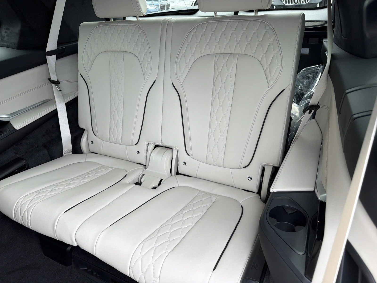New 2027 Dravit Grey Metallic BMW xDrive40i image 24