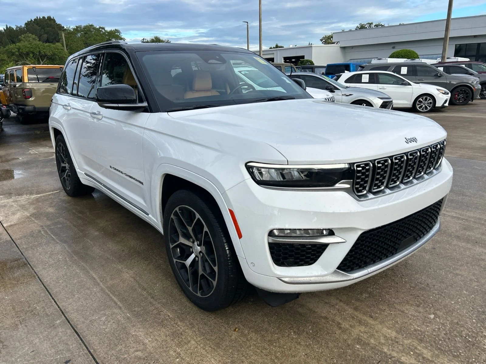 Used 2022 Bright White Clearcoat Jeep Summit Reserve image 7