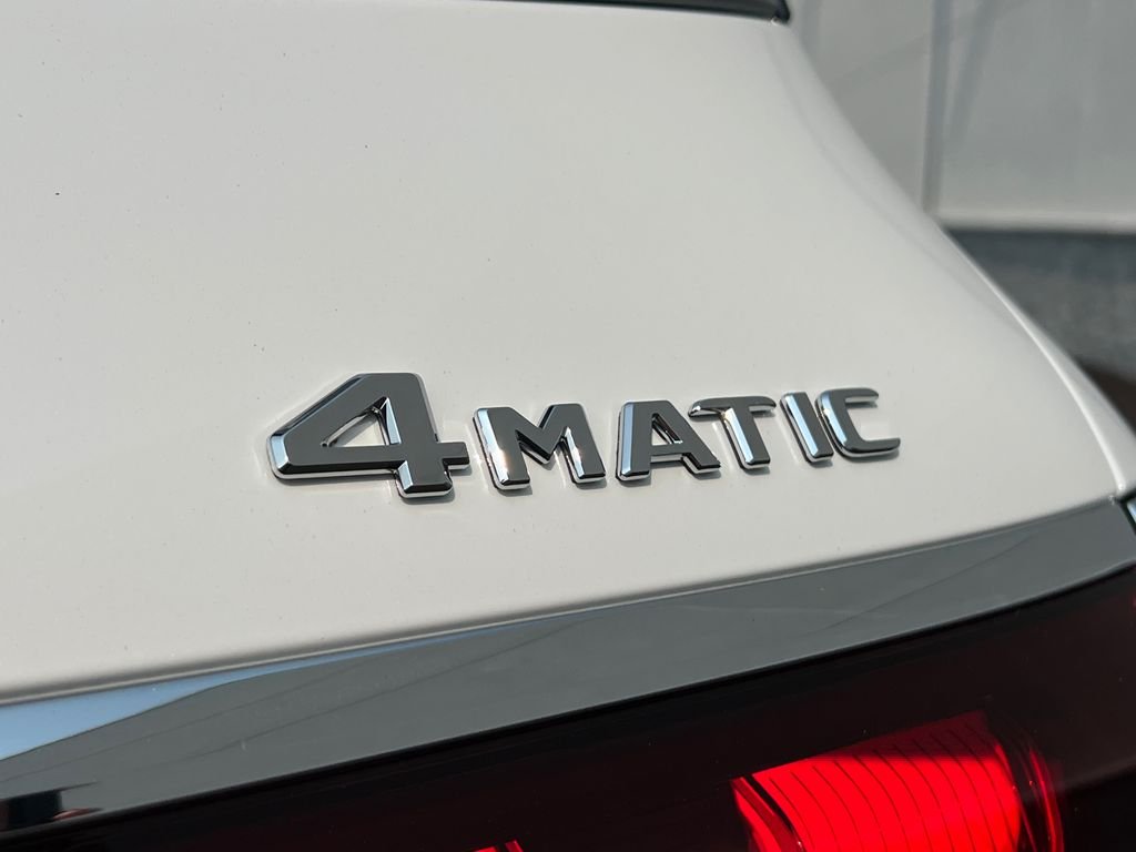 New 2026 MANUFAKTUR Moonlight White Metallic Mercedes-Benz GLS 450 image 33