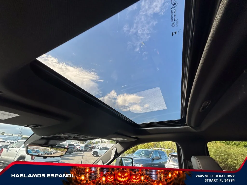 New 2026 Summit White GMC AT4 image 35