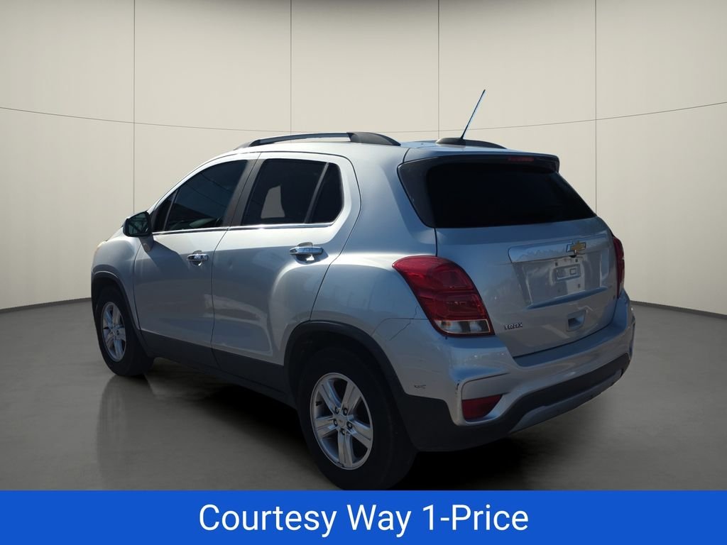 Used 2018 Silver Chevrolet LT image 7