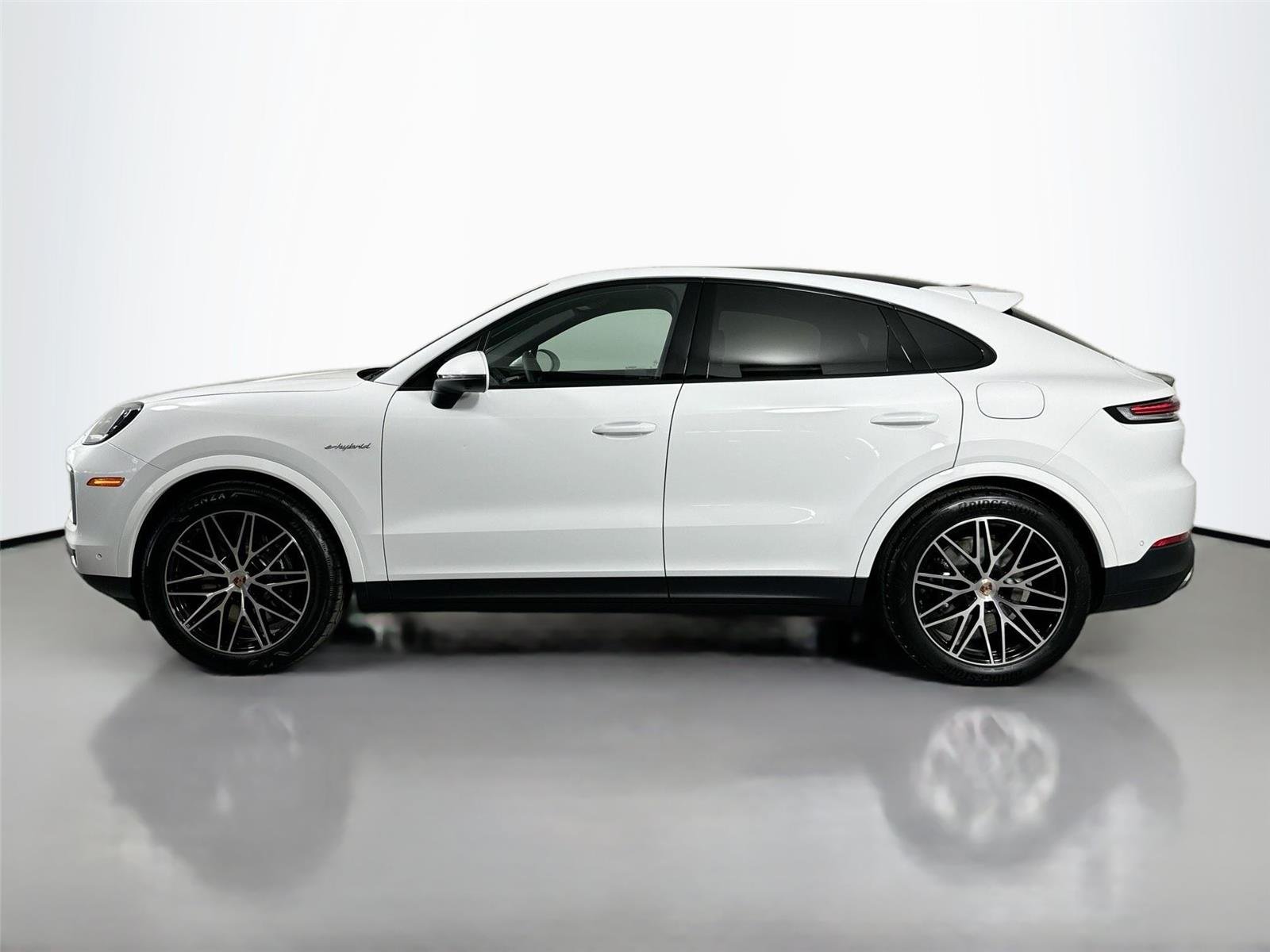 New 2026 White Porsche Cayenne E-Hybrid Coupé image 2
