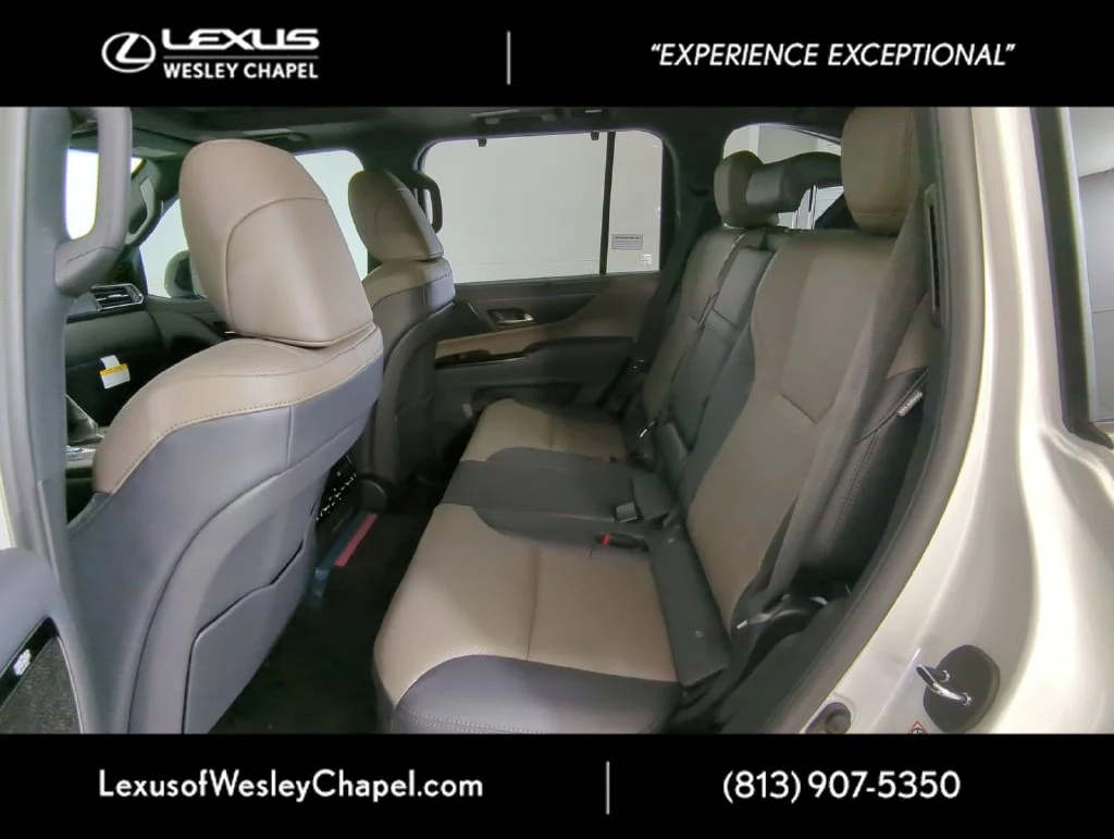 Used 2025 White Lexus 700H image 15