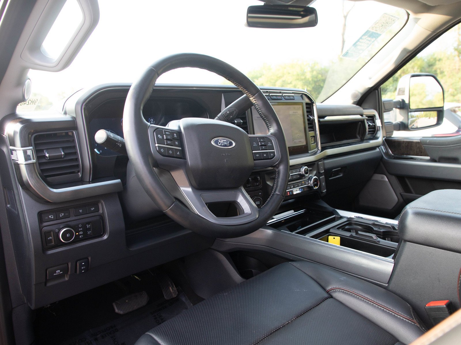 Used 2024  Ford  image 27