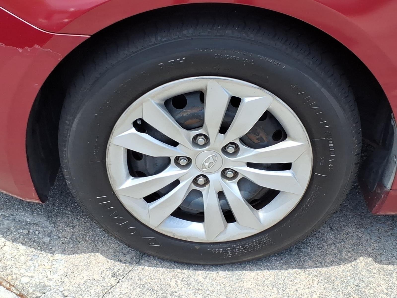 Used 2012 Sparkling Ruby Hyundai GLS PZEV image 4