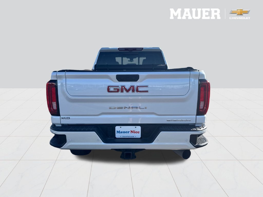 Used 2021 WHITE FROST TRICOAT GMC Denali image 5