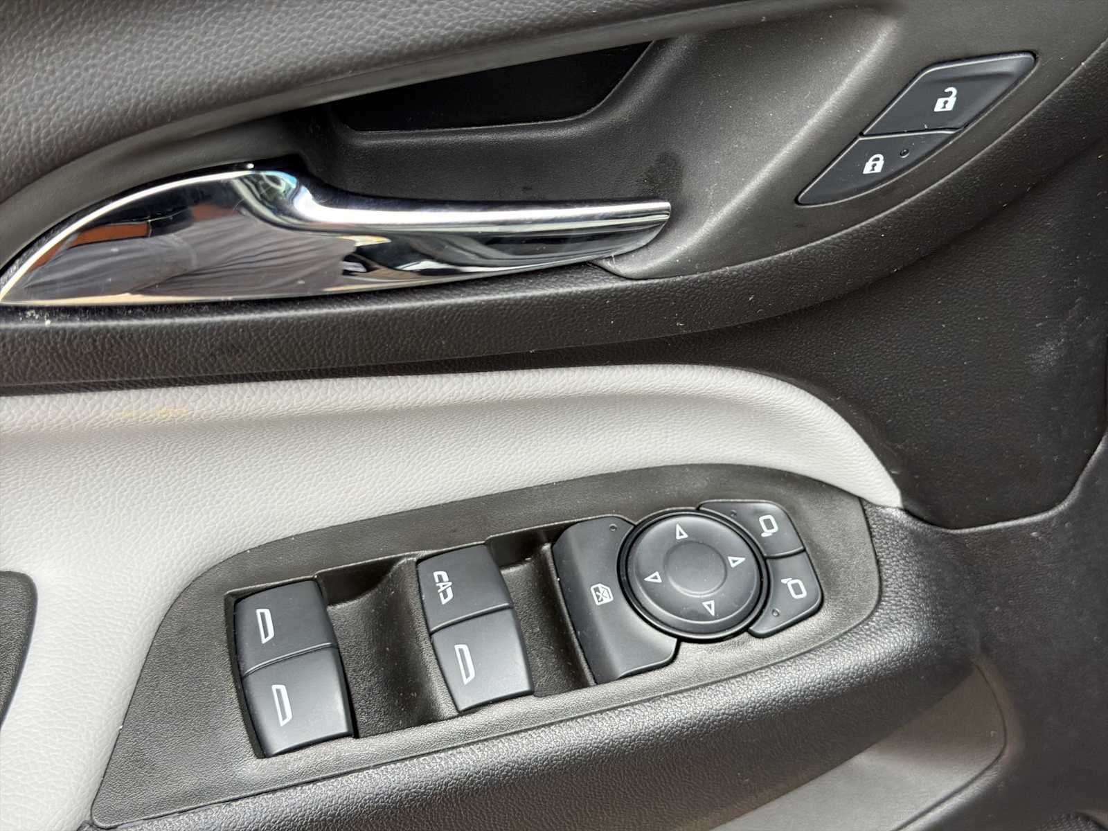 2024 Chevrolet Equinox LS - Photo 23