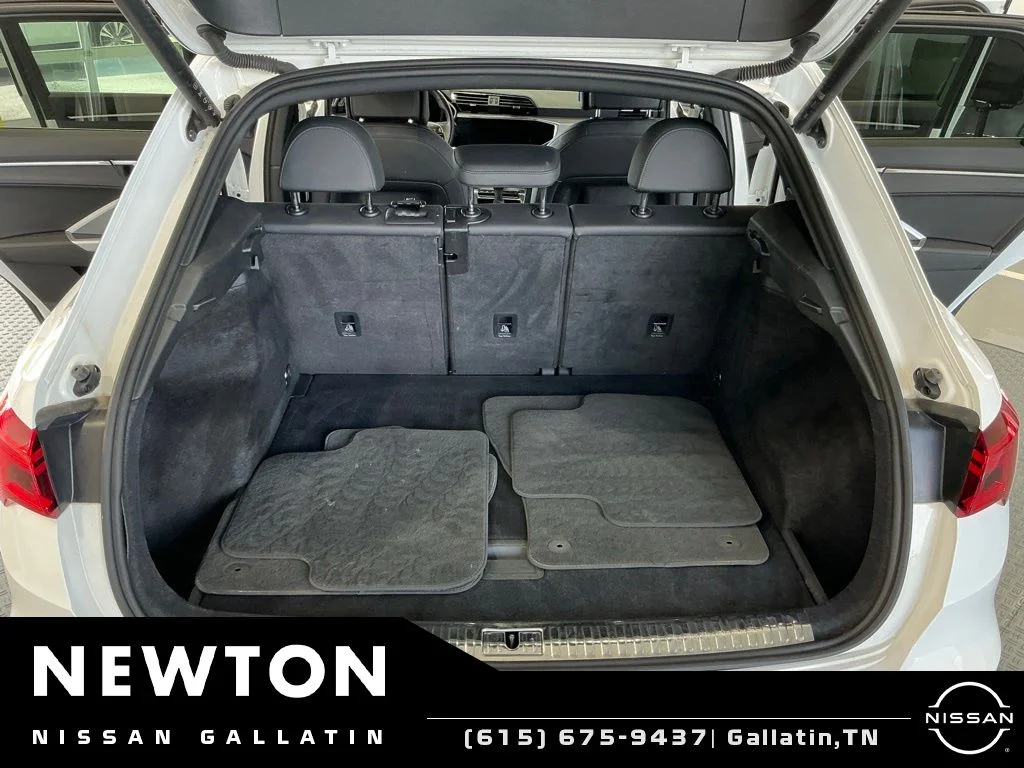 Used 2025 Arkona White Audi Premium image 21