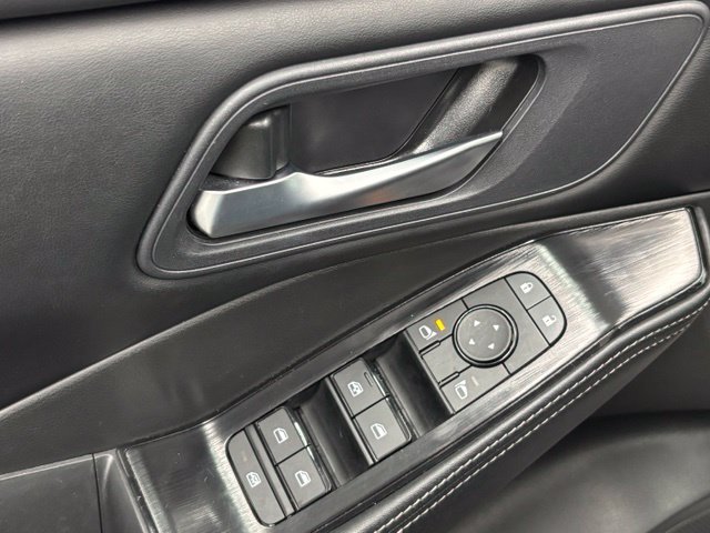 Used 2025 Gray Nissan SV image 16