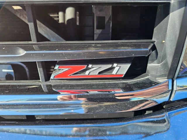 Used 2019 Graphite Metallic Chevrolet LT image 19