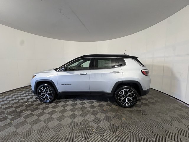 New 2026 Silver Jeep Limited image 4