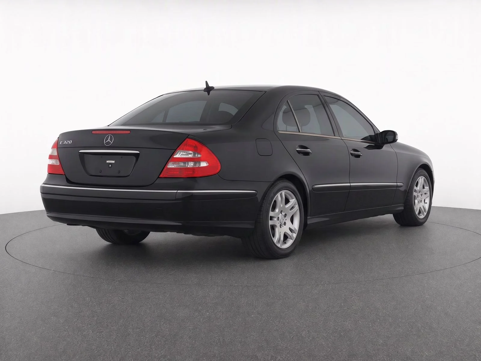 Used 2004 Black Mercedes-Benz 3.2L image 3