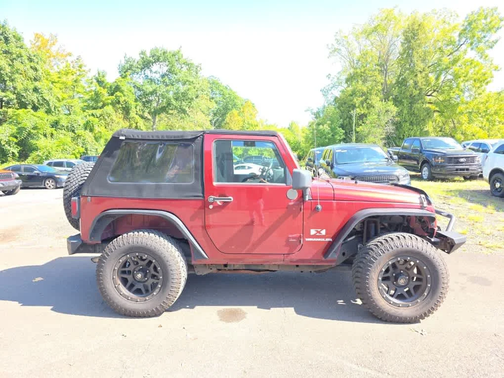 Used 2008 Red Rock Crystal Pearl Jeep X image 4