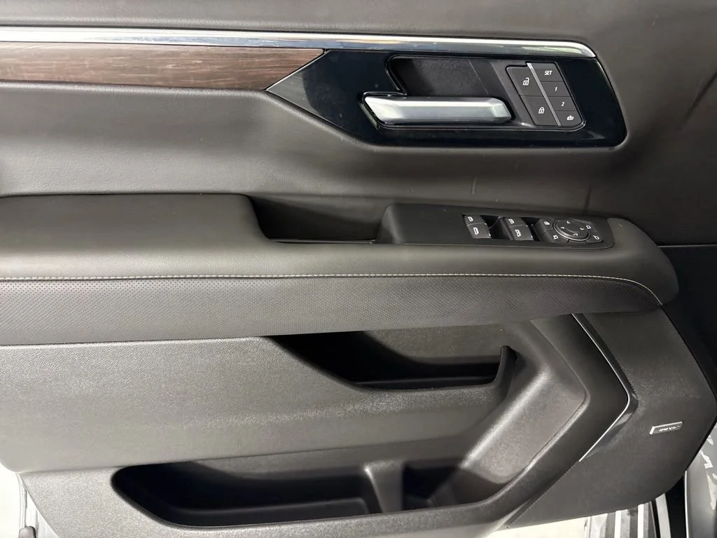 2026 Chevrolet Tahoe Premier - Photo 17