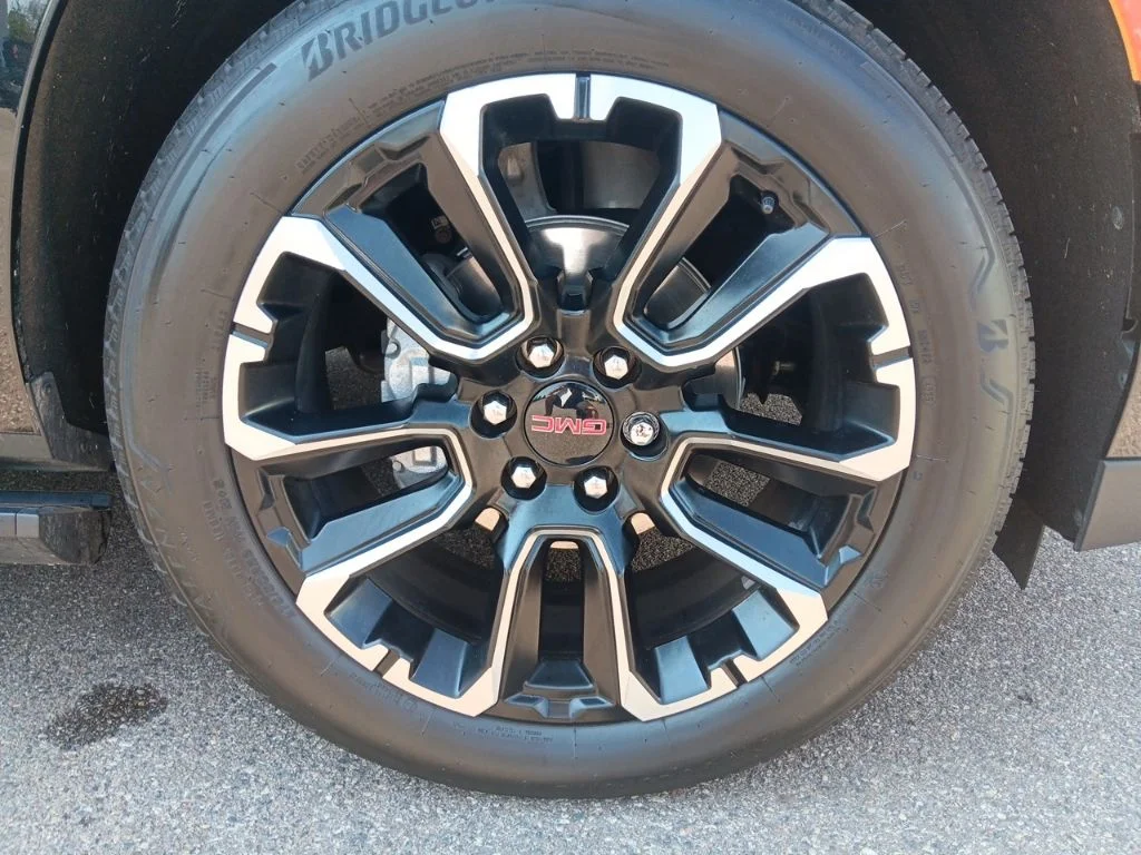 Used 2023 Onyx Black GMC Denali image 10